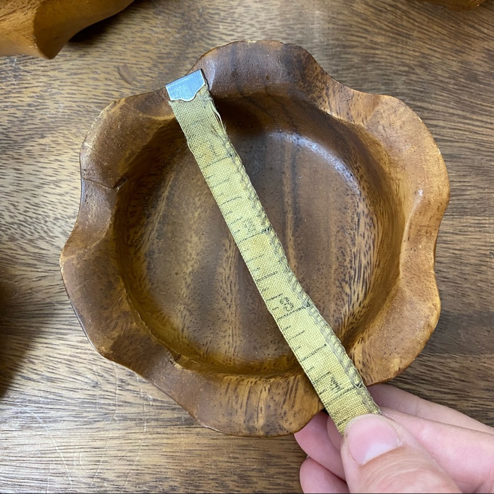 Flower Petal Carved Wood Monkey Pod Bowl Serving Set - Picture 11 of 12